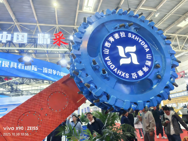 刀形滚简装煤、清煤效果